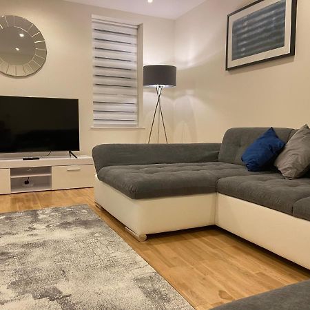 Amazing 2 Bed 2 Bath Private Apartment Watford  Zewnętrze zdjęcie
