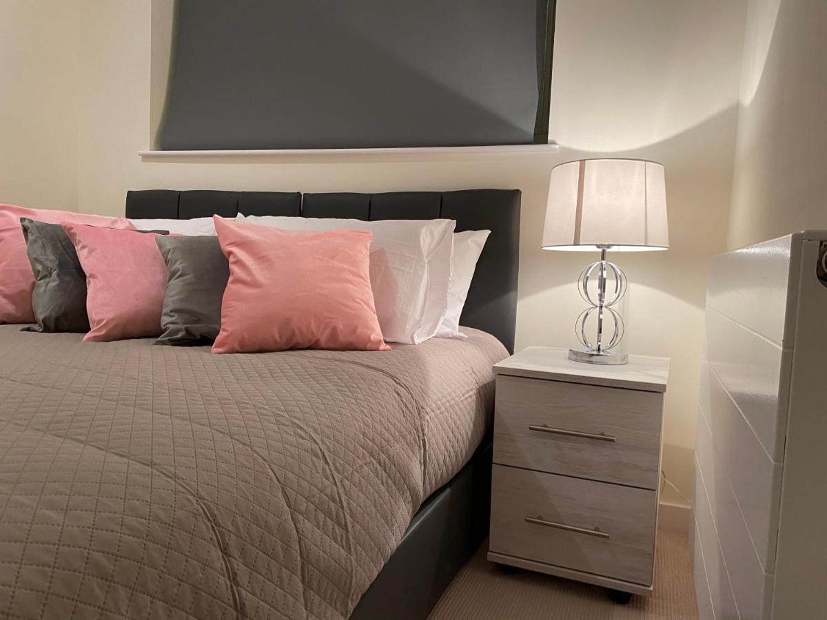 Amazing 2 Bed 2 Bath Private Apartment Watford  Zewnętrze zdjęcie
