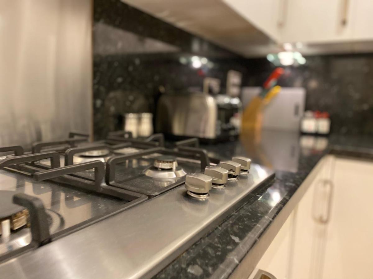 Amazing 2 Bed 2 Bath Private Apartment Watford  Zewnętrze zdjęcie