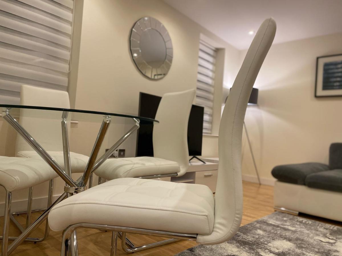 Amazing 2 Bed 2 Bath Private Apartment Watford  Zewnętrze zdjęcie